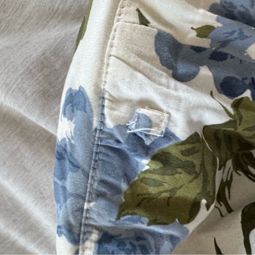 Reformation Kastoria Dress in the Lucca floral print - Picture 13 of 16